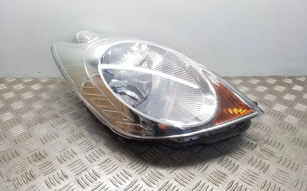 Esituli – Nissan Note (E11) (2006-2014)