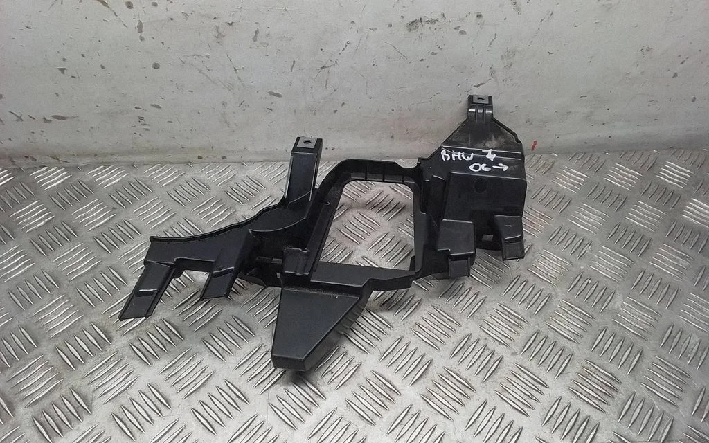 Headlight/headlamp mounting bracket – BMW 7 Series E65 E66 (2001-2008)