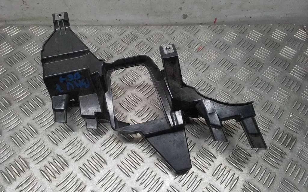 Headlight/headlamp mounting bracket – BMW 7 Series E65 E66 (2001-2008)