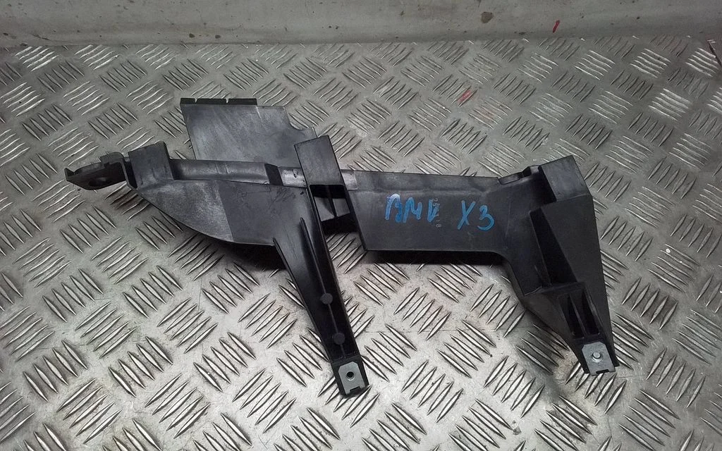 Headlight/headlamp mounting bracket 1301073025