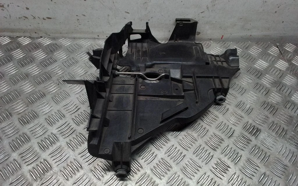 Headlight/headlamp mounting bracket – left