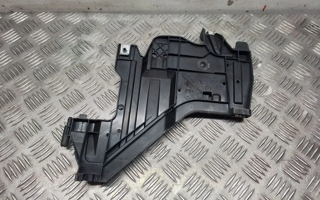 Headlight/headlamp mounting bracket 1301073034