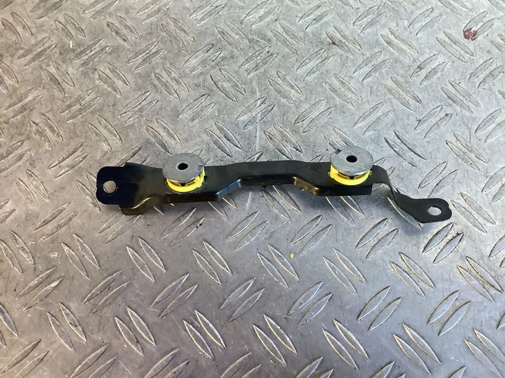 Headlight/headlamp mounting bracket 95B941452C