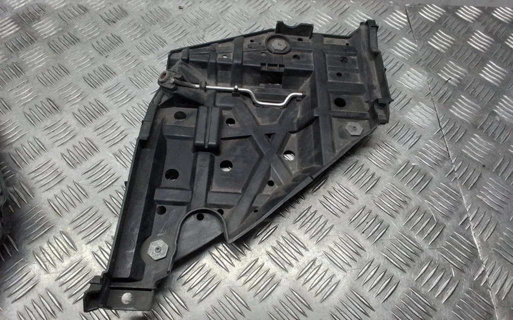 Headlight/headlamp mounting bracket 970631073