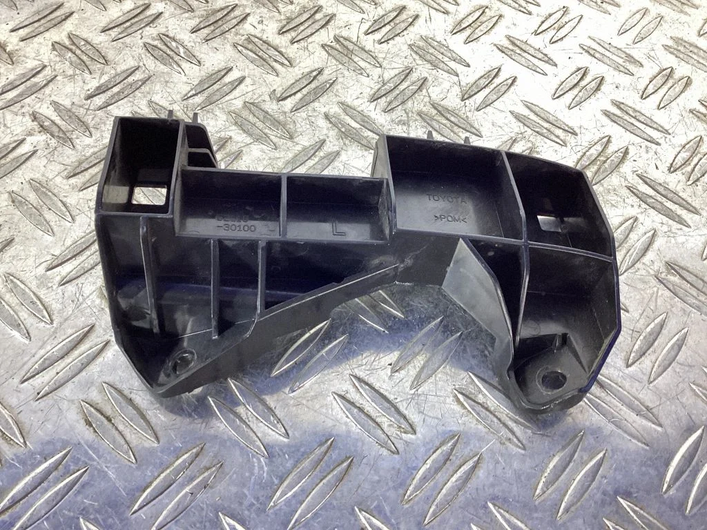 Headlight/headlamp mounting bracket – Lexus GS 250 350 300H 450H (2013-)