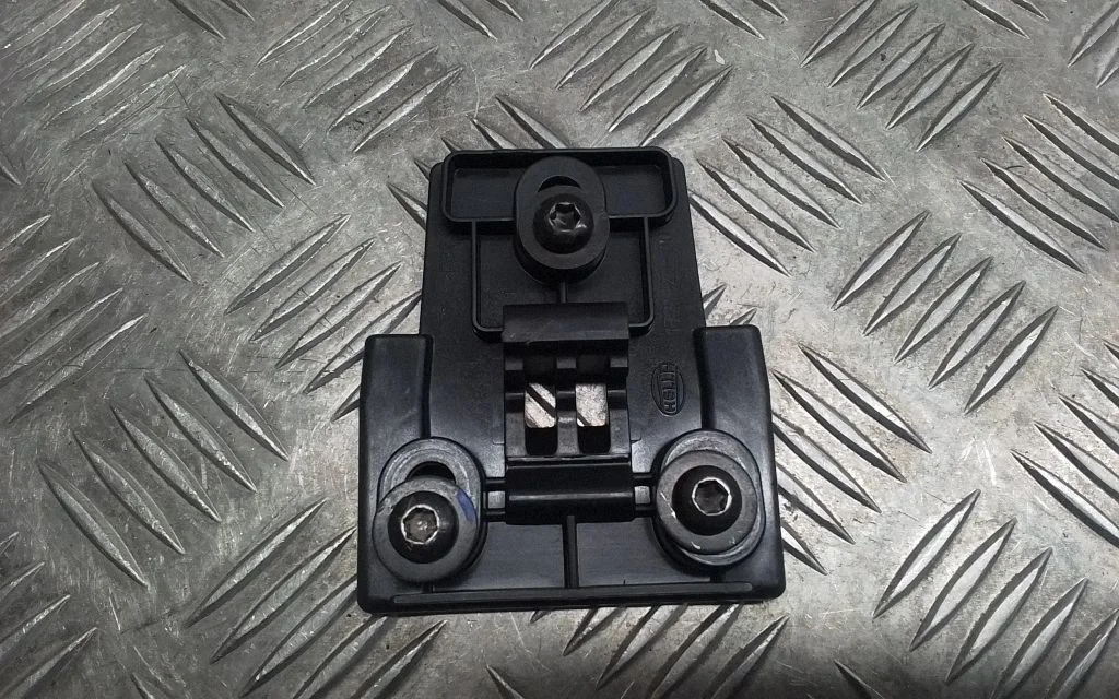Headlight/headlamp mounting bracket 17212300