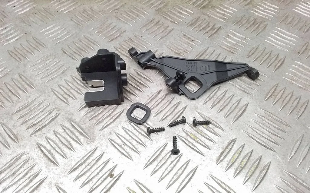 Headlight/headlamp mounting bracket 4H0998121