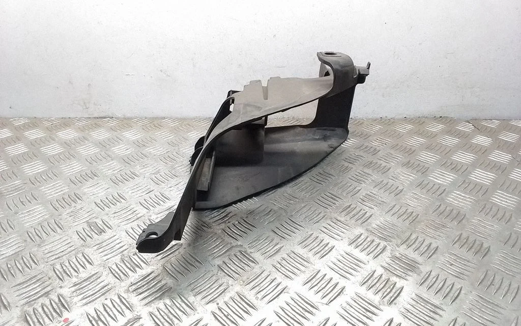 Headlight/headlamp mounting bracket – Audi Q7 4L (2005-2015)