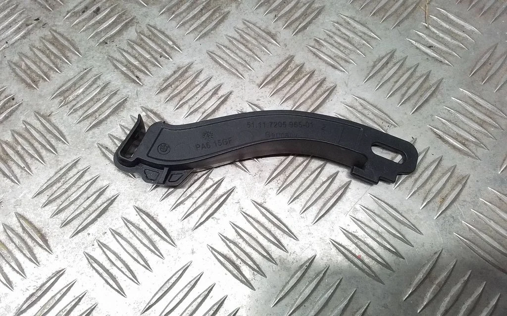 Esitule kinnitusklamber – BMW 3-seeria E90 E91 (2005-2012)