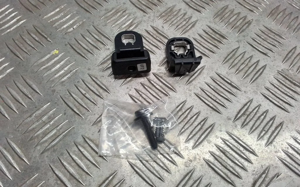 Headlight/headlamp mounting bracket – Audi Q5 SQ5 8R (2008-2017)