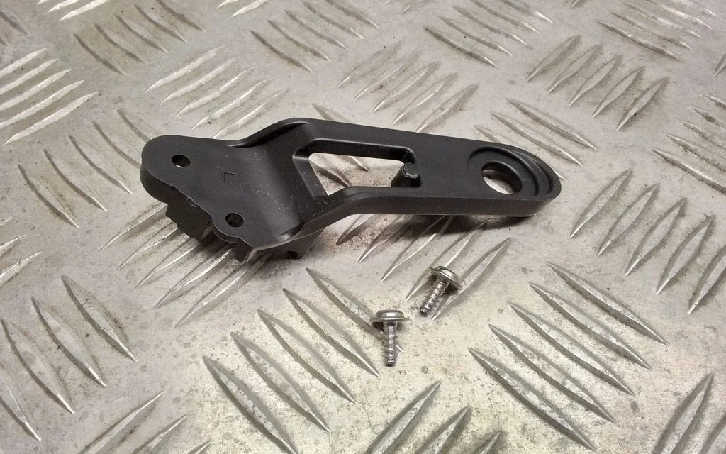 Headlight/headlamp mounting bracket 8119448030