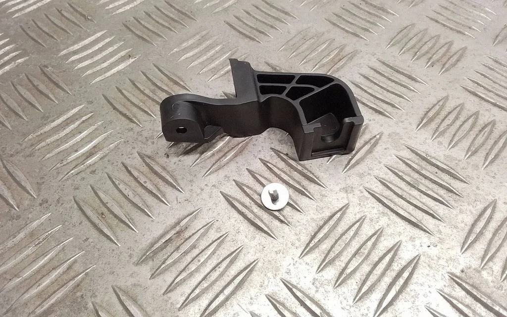 Headlight/headlamp mounting bracket 8119648040