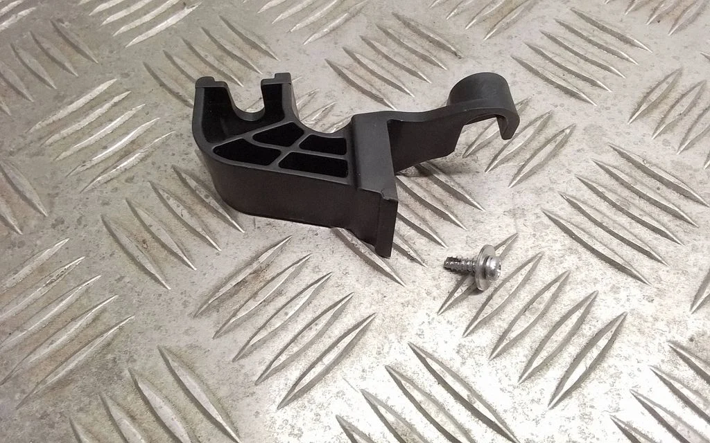 Headlight/headlamp mounting bracket 8119648040