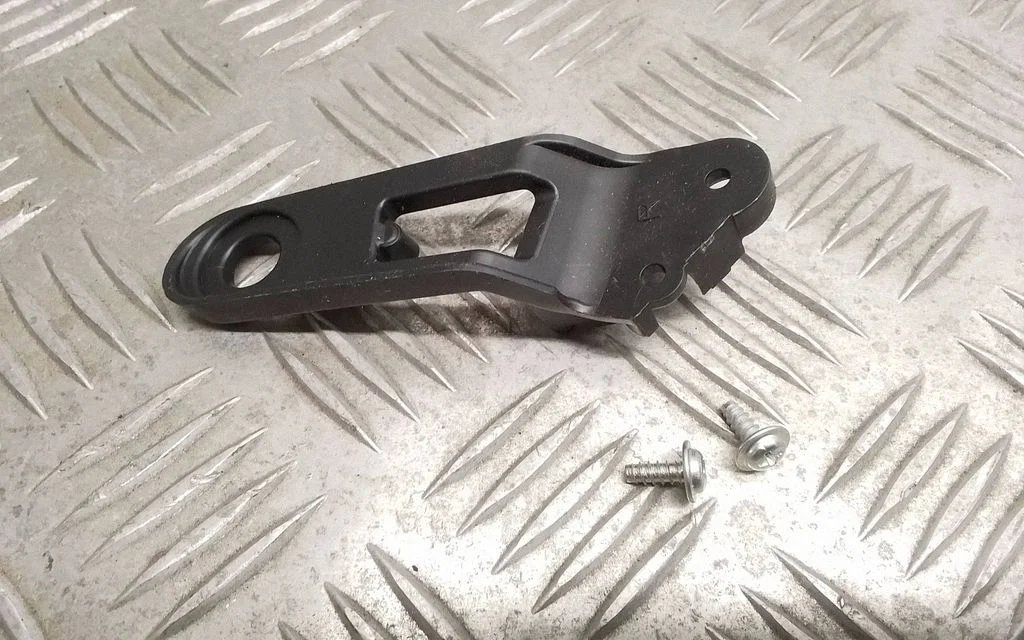 Headlight/headlamp mounting bracket 8119348030