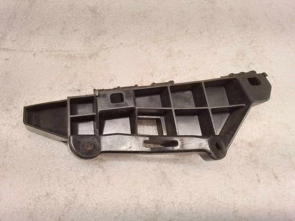 Esitule kinnitusklamber – Lexus RX III (2008-2015)