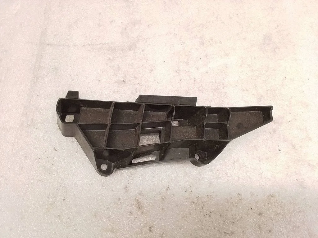 Esitule kinnitusklamber – Lexus RX III (2008-2015)