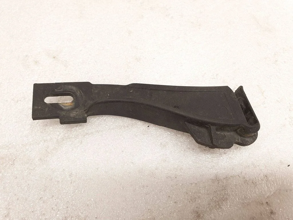 Esitule kinnitusklamber – BMW 3-seeria E92 E93 (2005-2014)