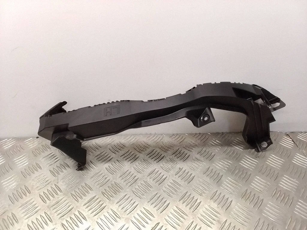 Esitule kinnitusklamber – Subaru Legacy (2007-2009)