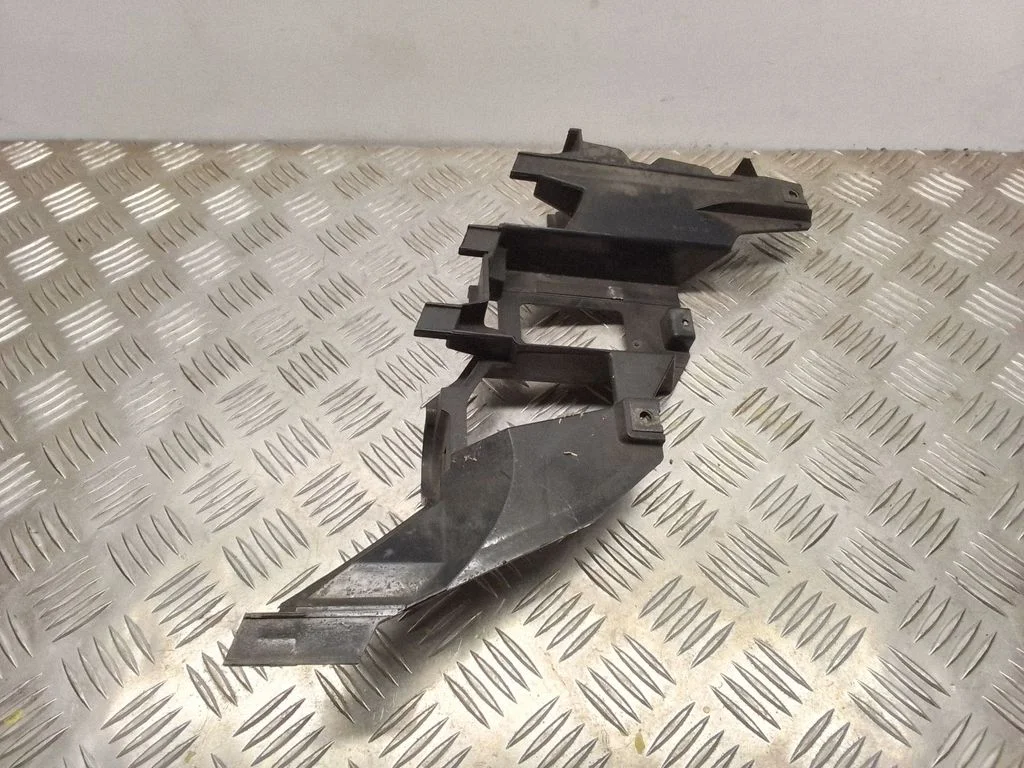 Esitule kinnitusklamber – BMW X5 E53 (1999-2006)