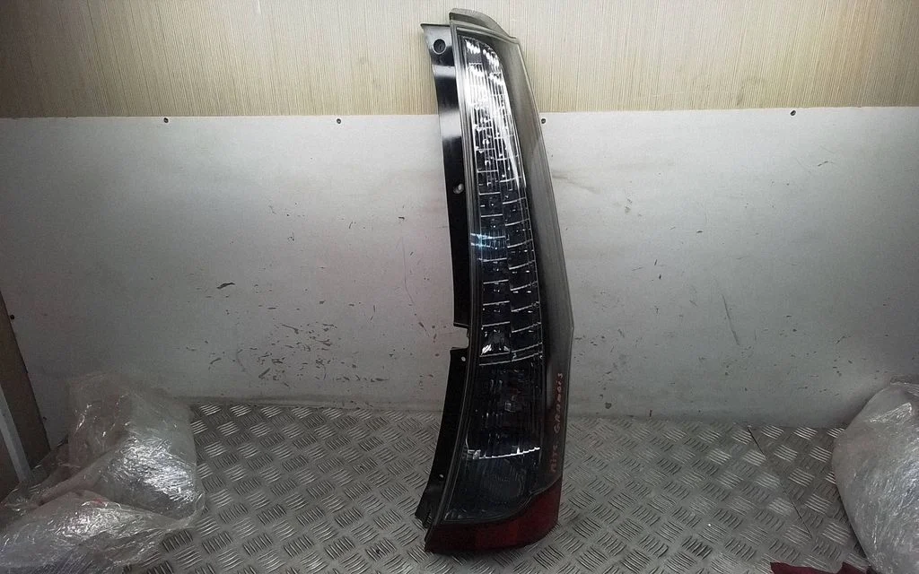 Tagatuli keres – Mitsubishi Grandis (2003-2011)