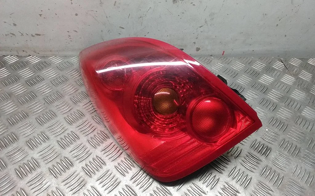 Rear/tail lights – Nissan Primera (2002-2007), left
