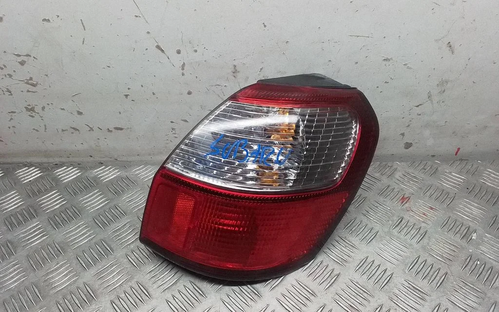 Rear/tail lights – right