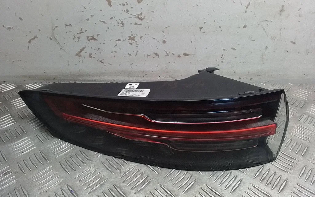 Rear/tail lights 9Y0945095H