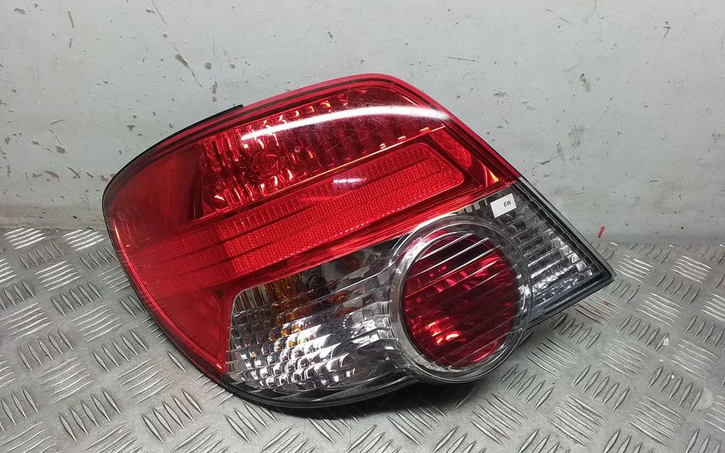 Rear/tail lights – left