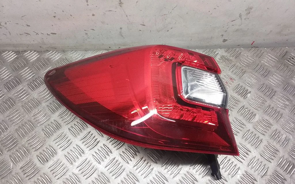 Rear/tail lights 22060228