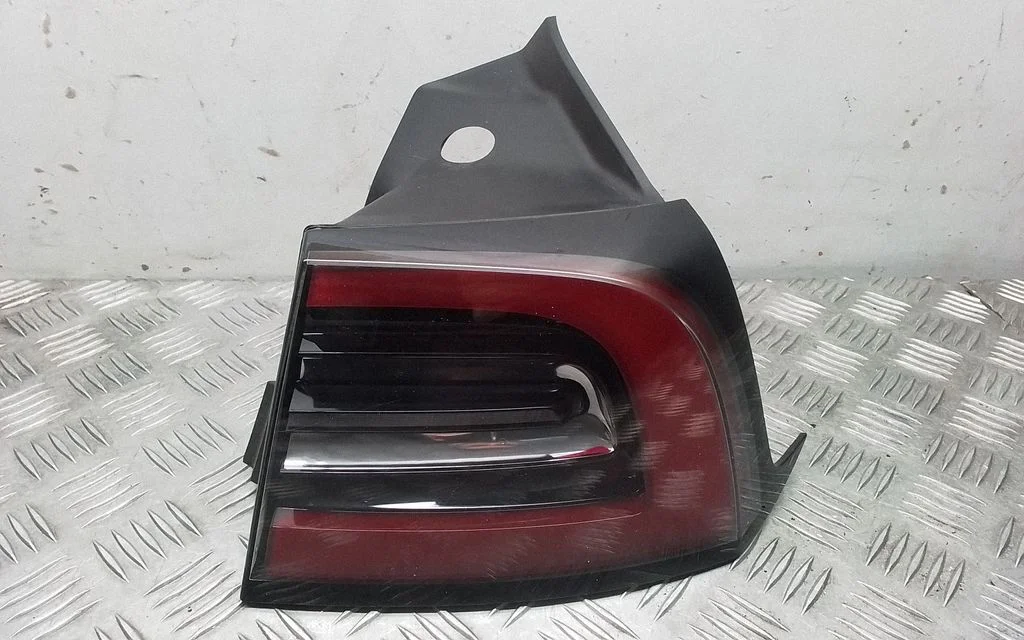 Rear/tail lights – Tesla Model Y (2020-)