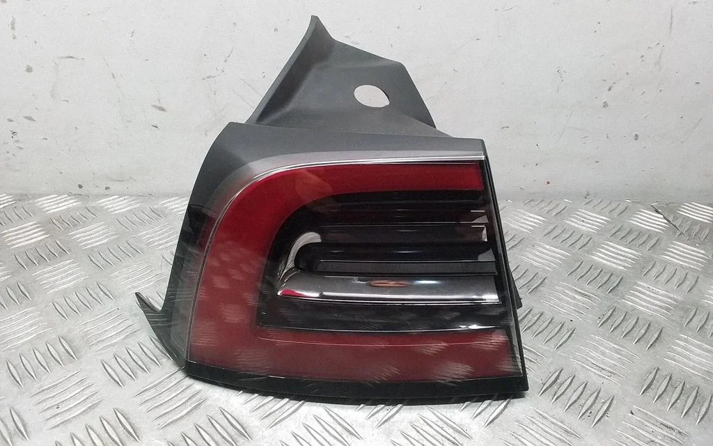 Rear/tail lights – Tesla Model Y (2020-)