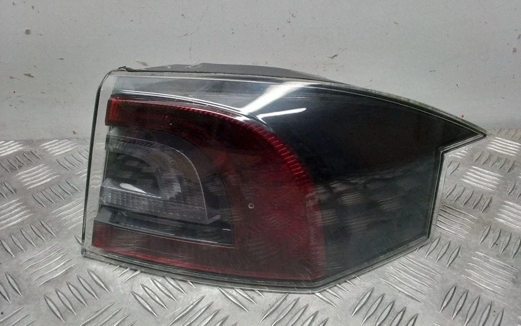 Rear/tail lights 600591900f