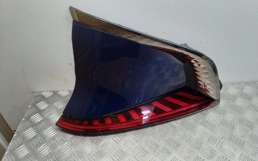 Lampa tylna w błotniku 86691CV200