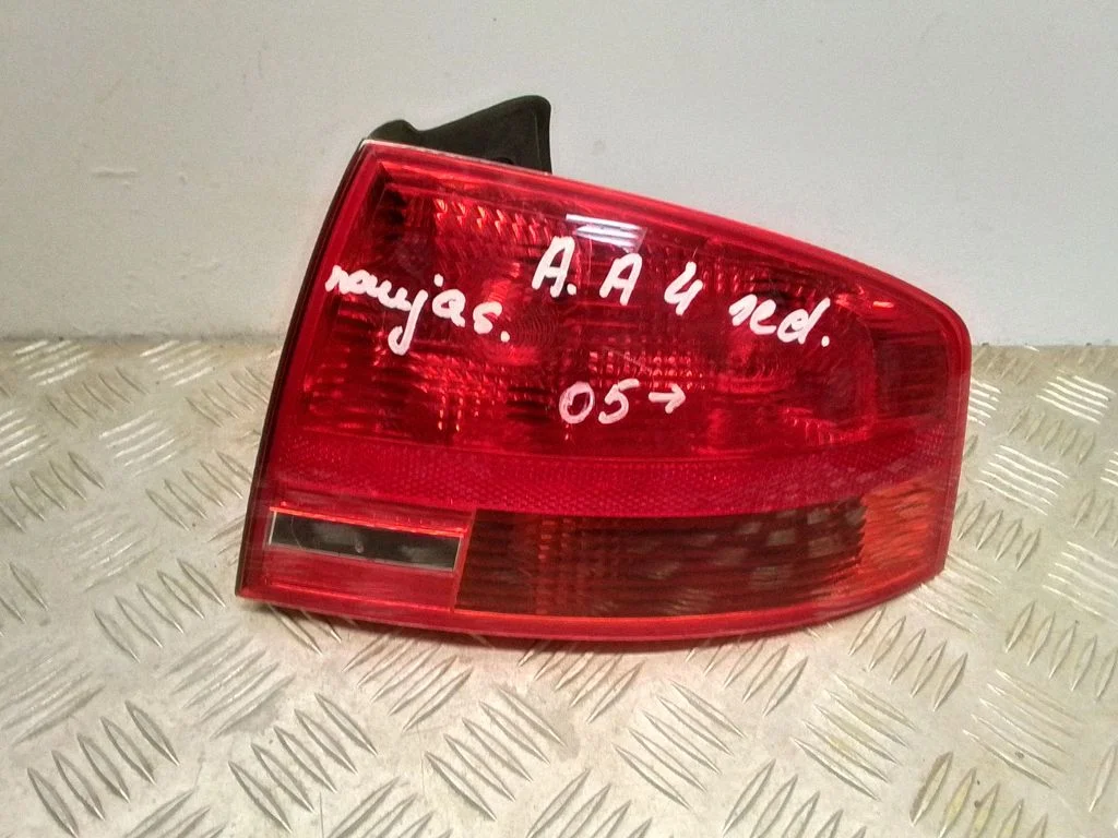 Lampa tylna w błotniku 9655070