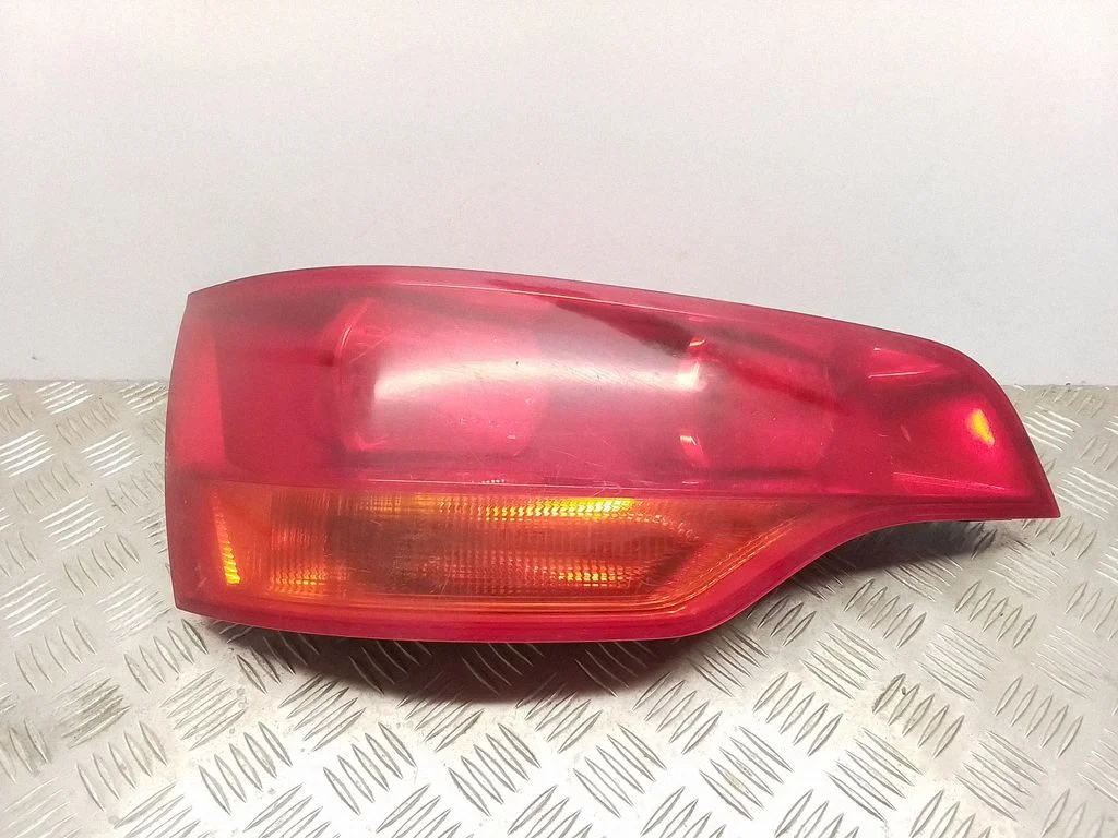 Rear/tail lights 4L0945093A