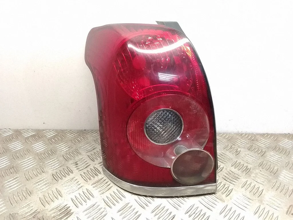 Rear/tail lights – rear left