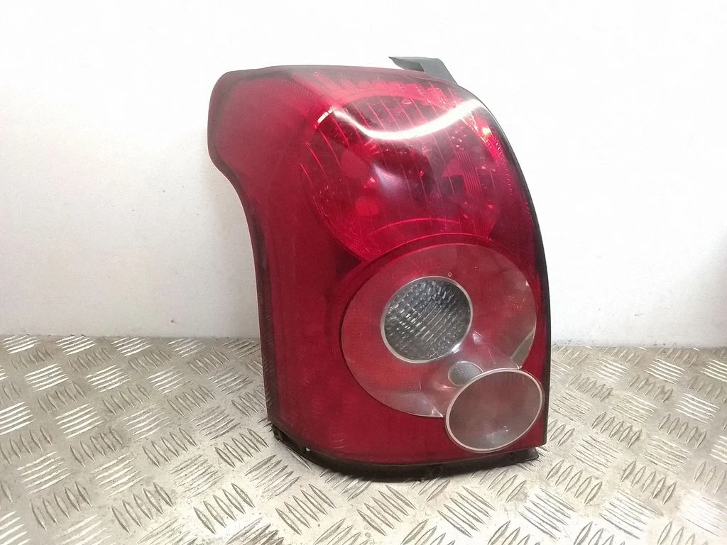 Rear/tail lights – rear left