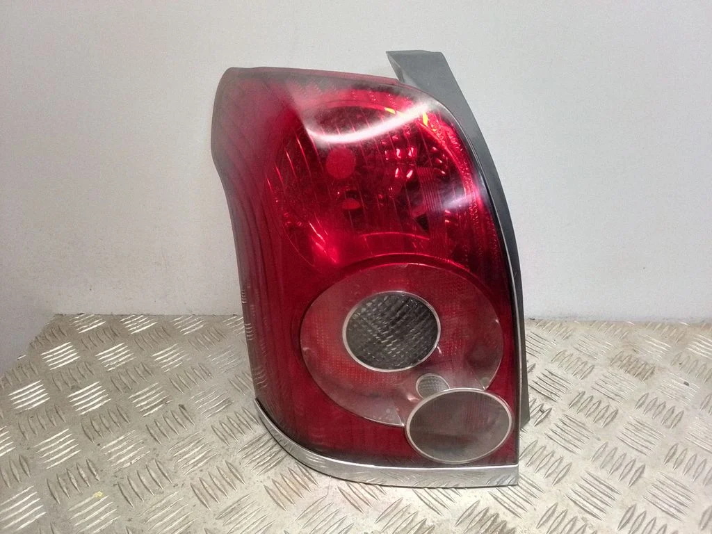 Rear/tail lights – rear left