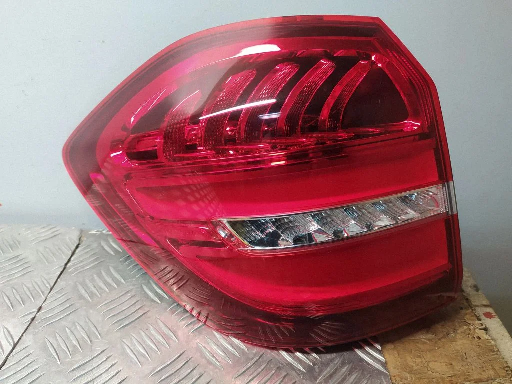 Rear/tail lights A1669066102