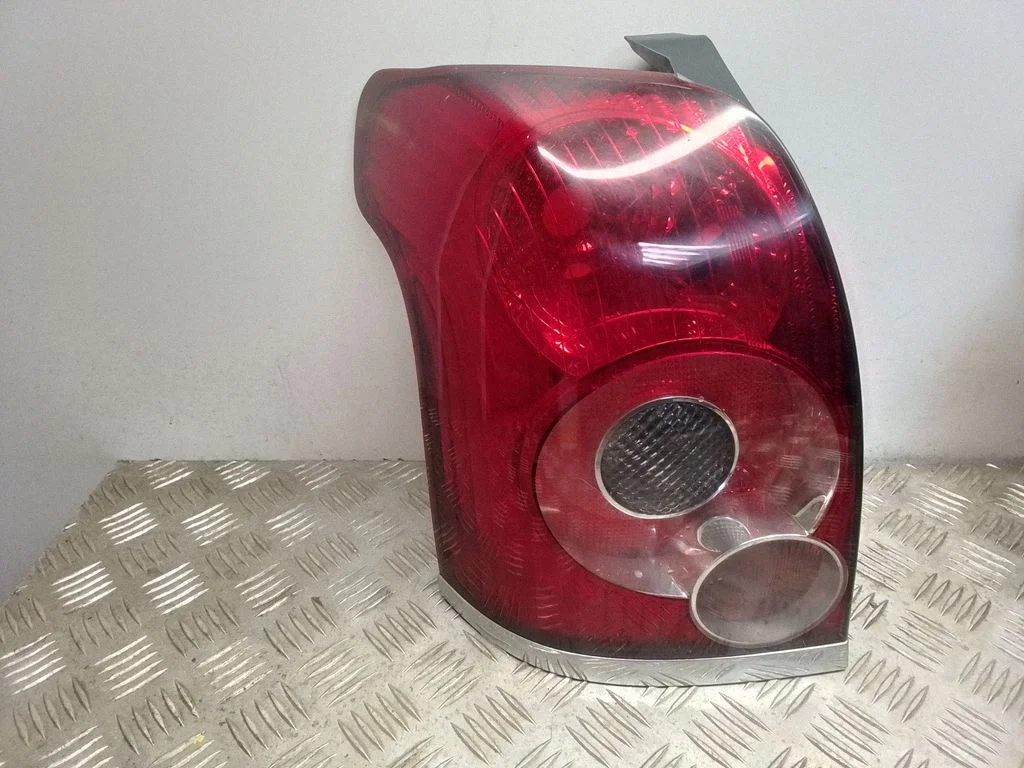 Rear/tail lights – rear left