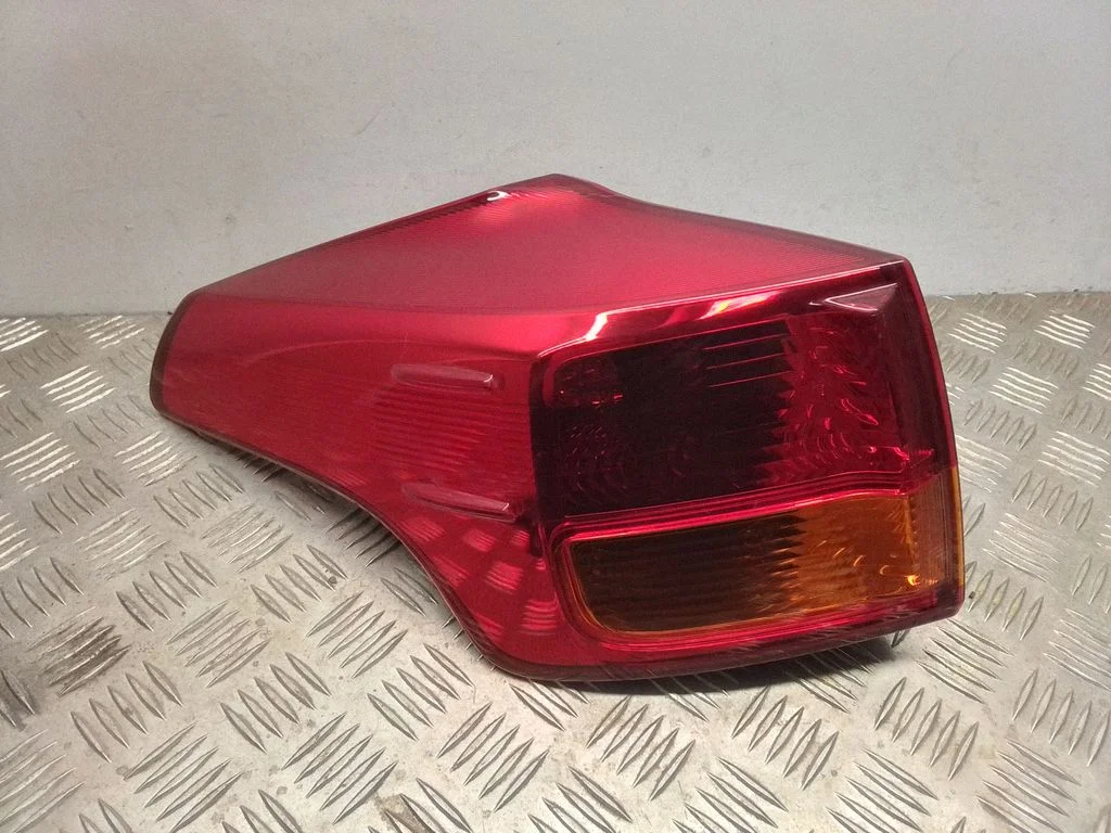 Tagatuli keres – Toyota RAV 4 (XA40) (2012-2018)