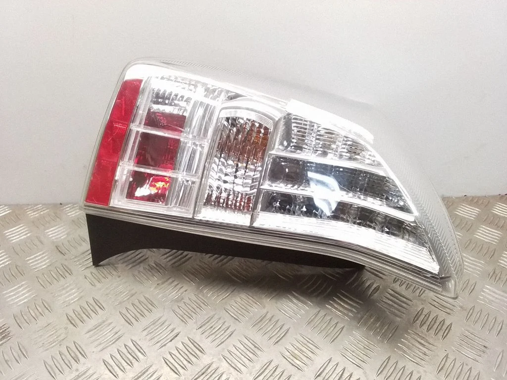 Lampa tylna w błotniku 4738