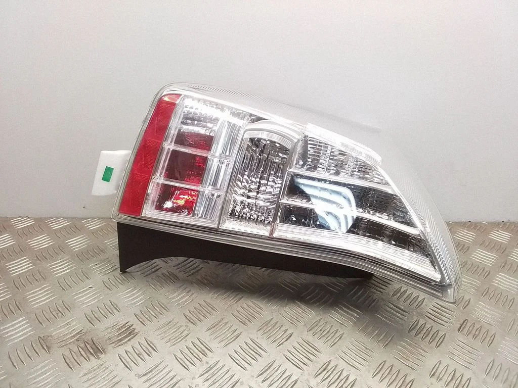 Rear/tail lights – rear left