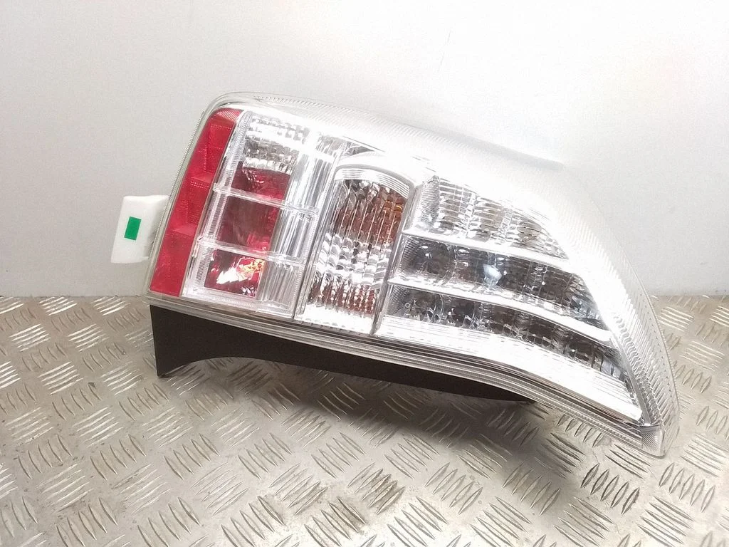 Lampa tylna w błotniku 4738
