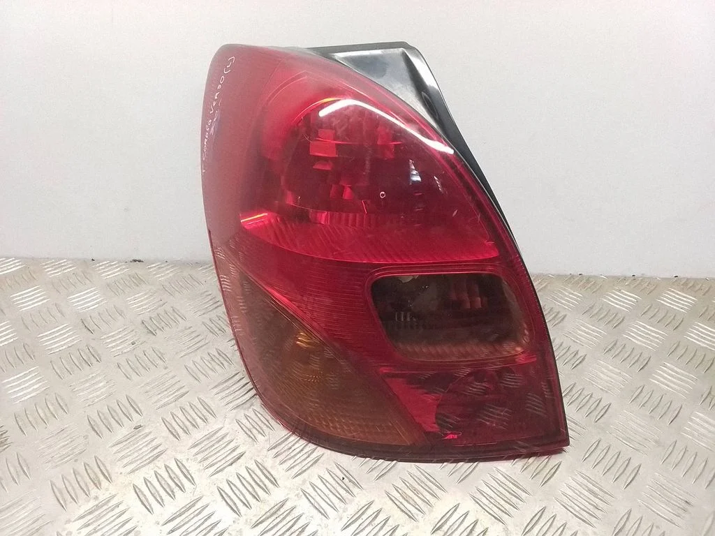Tagatuli keres – Toyota Corolla Verso E121 (2001-2004)