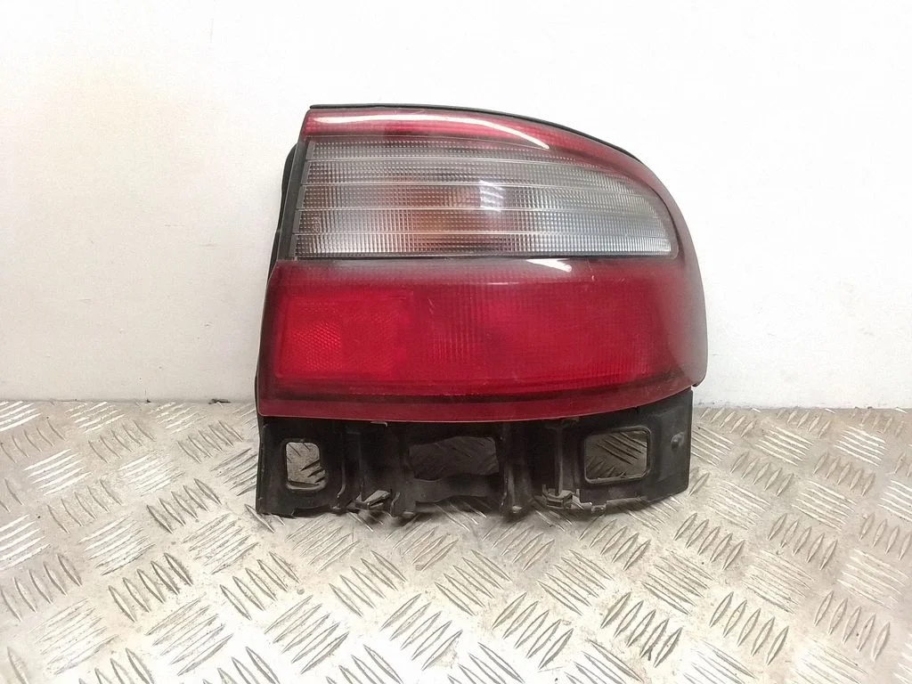 Lampa tylna w błotniku 22075556