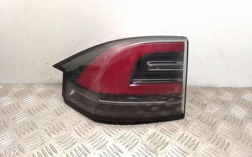 Rear/tail lights – Tesla Model X (2015-)