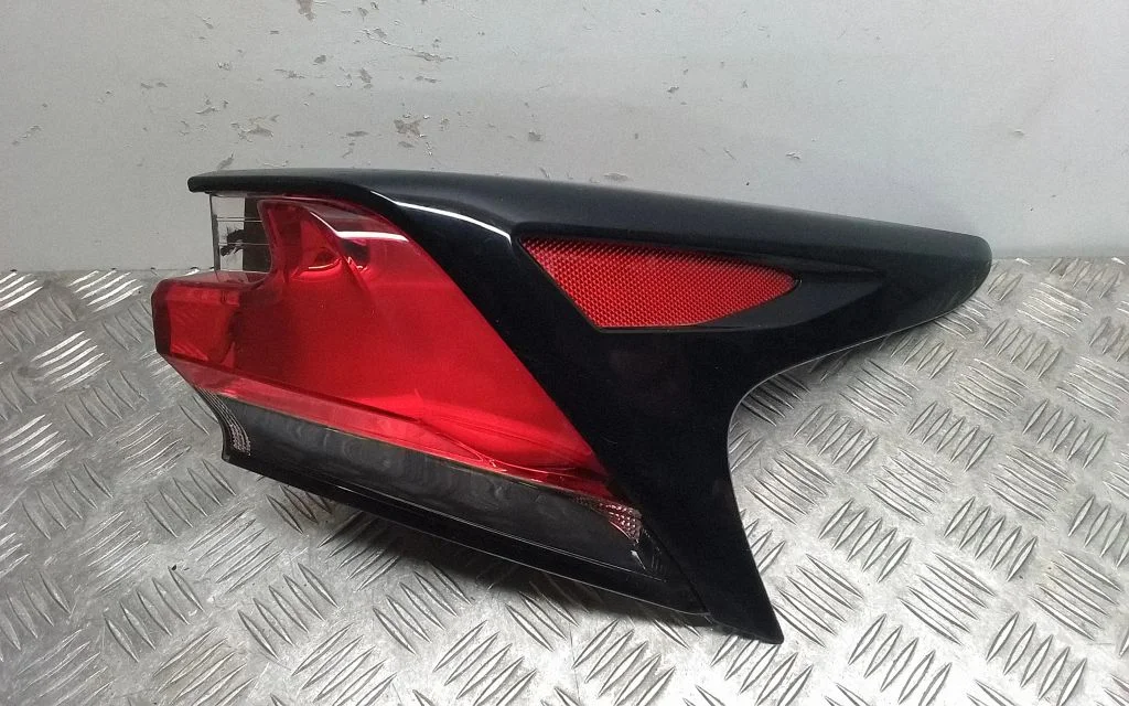 Rear/tail lights – rear right