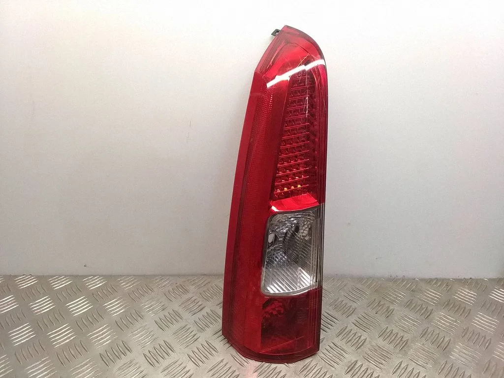 Lampa tylna w błotniku 30643330