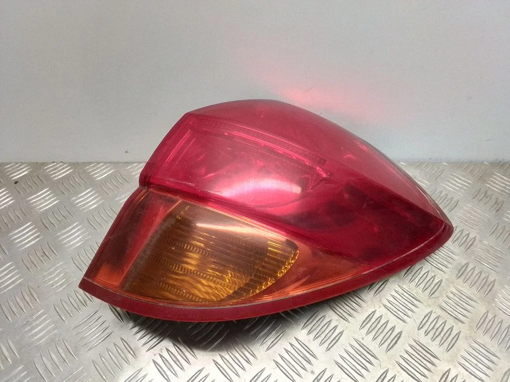 Rear/tail lights – Subaru Outback (2004-2006)